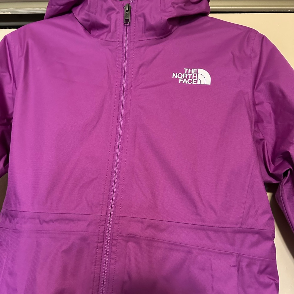 The North Face Big Girls'  Size XL Hooded Purple Rain Jacket. - Picture 3 of 10